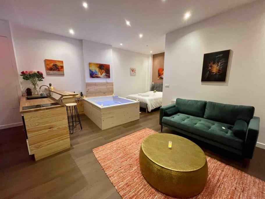Colline, La Suite Cinema Spa Privee 南锡 外观 照片